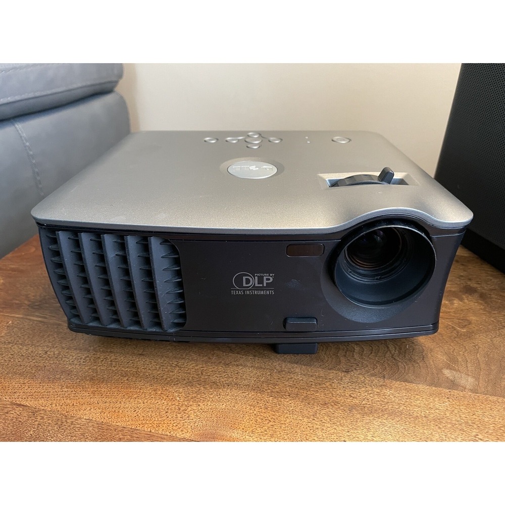 Dell 1800MP DLP Projector 3x Power Cords,‎ Remote, Cable, Carry Case